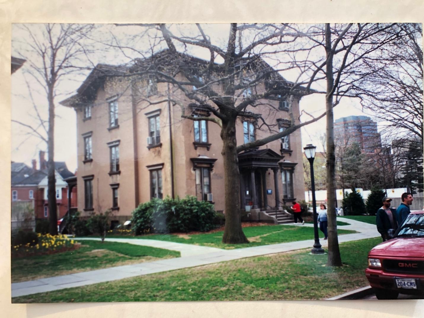Another picture of 27 Hillhouse prior to alterations. Note the open porch to the rear of the building, the lack of a handicap accessible entrance and ramp and the lack of the popcorn concrete paths encircling the building.